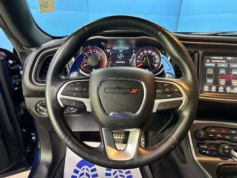 Used 2017 Dodge Challenger R/T Scat Pack w/ Leather Interior Group image 18