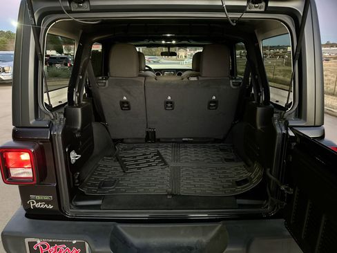 Used 2022 Jeep Wrangler Unlimited Sport image 22