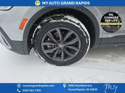 Used 2022 Volkswagen Tiguan SE image 34
