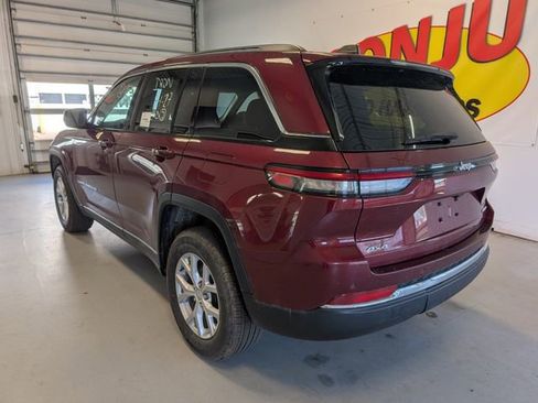 Used 2023 Jeep Grand Cherokee Limited AWD/4WD image 3