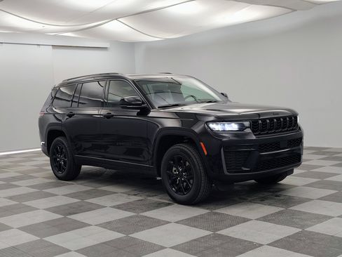 New 2026 Jeep Grand Cherokee L 4WD image 1