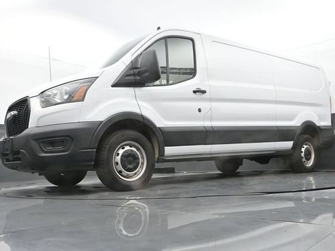 Used 2023 Ford Transit 250 Low Roof RWD image 12