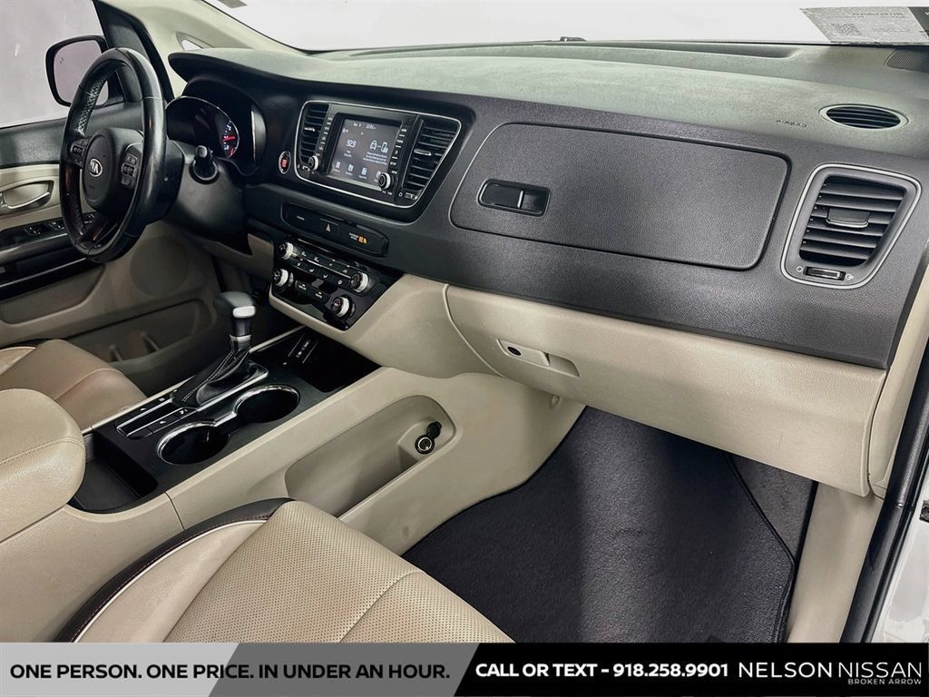 Used 2021 Kia Sedona EX FWD image 30