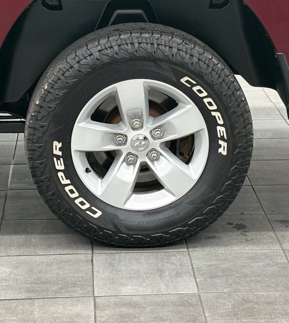 Used 2017 RAM 1500 Express AWD/4WD image 6