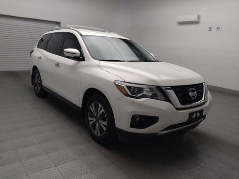 Used 2017 Nissan Pathfinder SL w/ SL Tech Package image 13