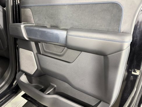 Used 2025 Ford F450 Platinum w/ FX4 Off-Road Package image 32