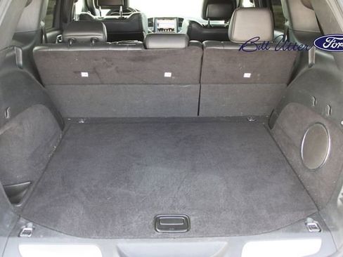 Used 2016 Jeep Grand Cherokee SRT image 10