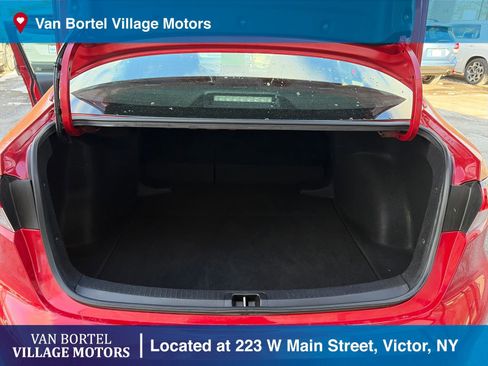 Used 2021 Toyota Corolla LE image 26