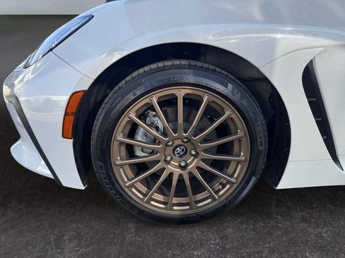 Used 2024 Toyota GR86 RWD image 15