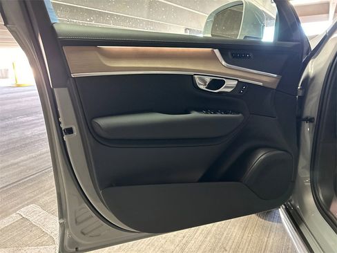 New 2026 Volvo XC90 B5 Core w/ Protection Package Premier image 9