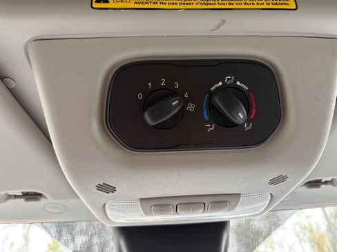 Used 2019 Ford Transit 150 XLT image 26