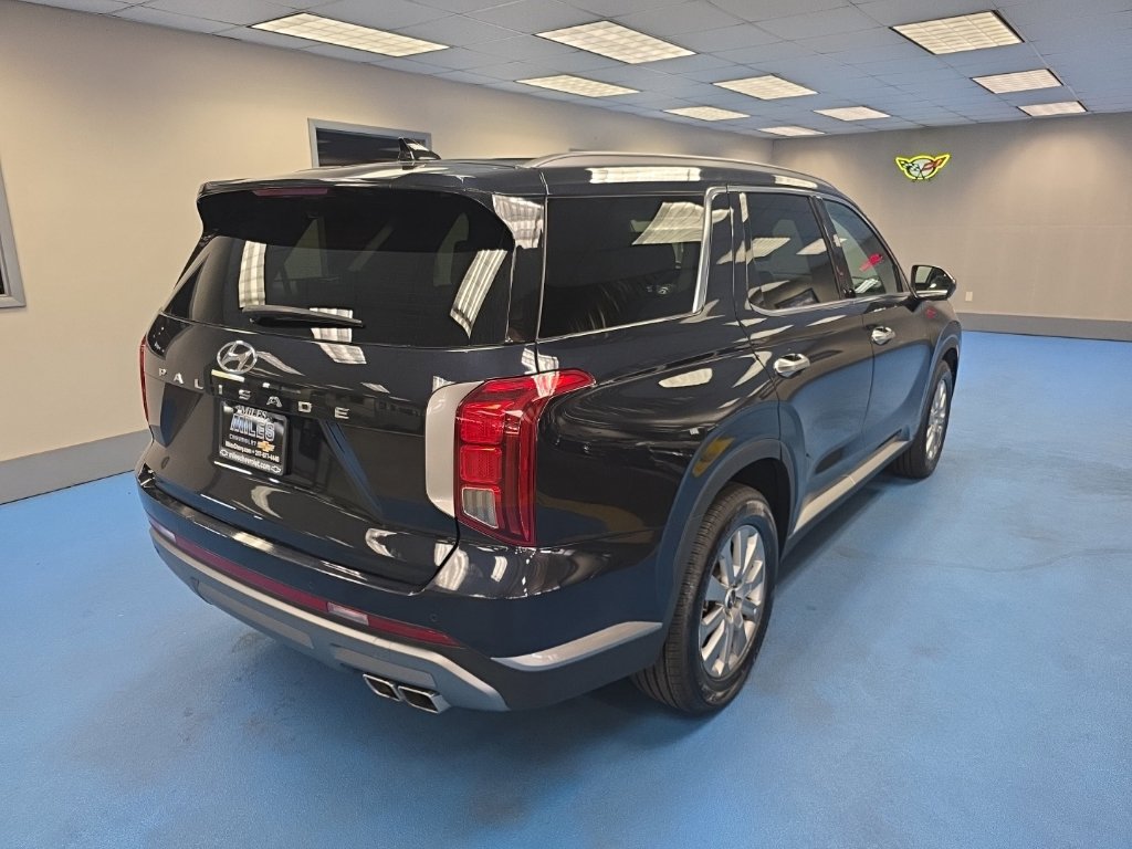 Used 2025 Hyundai Palisade SEL FWD image 3