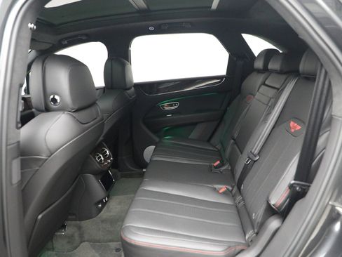 Certified 2021 Bentley Bentayga image 24
