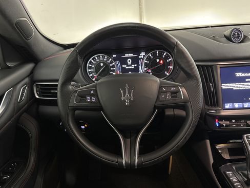 Used 2022 Maserati Levante Modena image 11