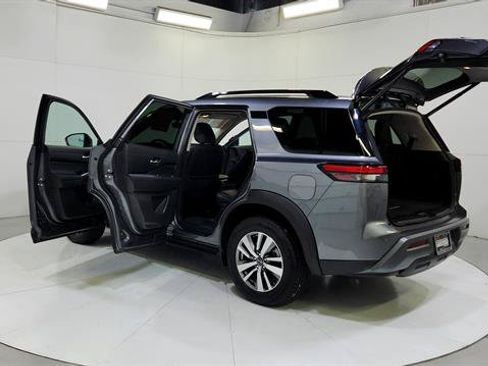 Certified 2026 Nissan Pathfinder SL FWD image 31