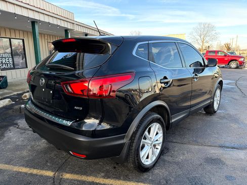 Used 2017 Nissan Rogue Sport S w/ S Appearance Package image 3