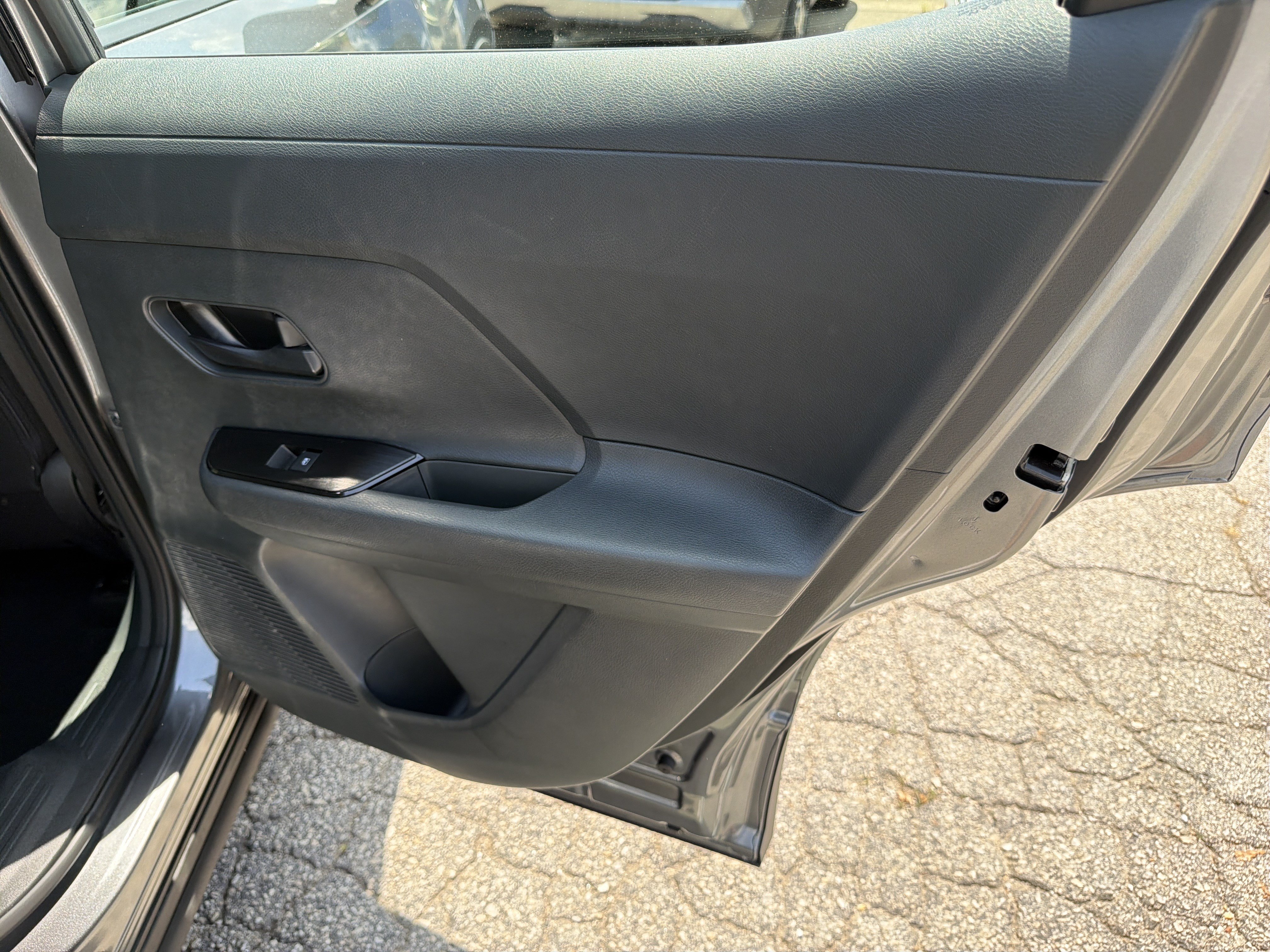 Used 2025 Nissan Kicks S AWD/4WD image 16