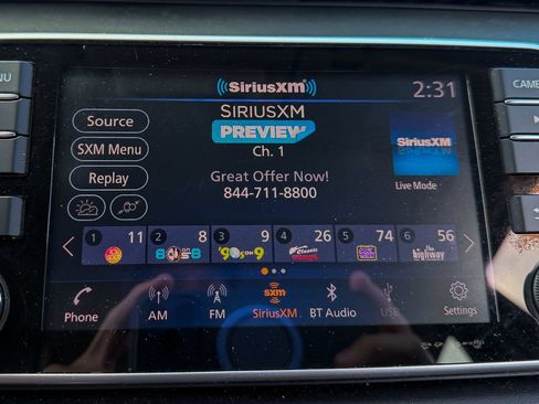 Used 2020 Nissan Kicks SR w/ SR Premium Package FWD image 12