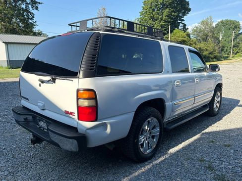 Used 2005 GMC Yukon XL SLT w/ SLT Preferred Equipment Group AWD/4WD image 5