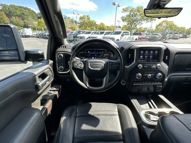 Used 2023 GMC Sierra 2500 Denali w/ Denali Black Diamond Edition AWD/4WD image 7