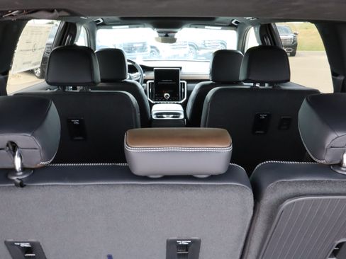 New 2026 GMC Acadia Denali Ultimate w/ LPO, Floor Liner Package AWD/4WD image 15