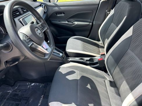 Used 2020 Nissan Versa SV FWD image 11