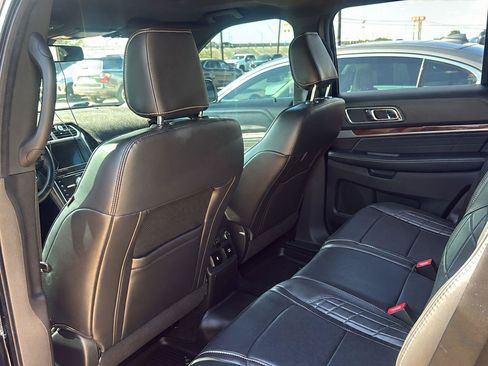 Used 2018 Ford Explorer Platinum AWD/4WD image 10