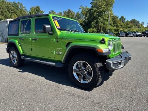 Used 2019 Jeep Wrangler Unlimited Sahara w/ Cold Weather Group image 7