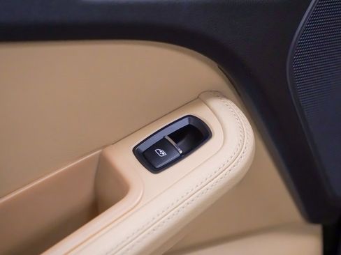 Used 2018 Porsche Macan Sport Edition image 16