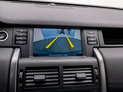 Used 2019 Land Rover Discovery Sport image 25