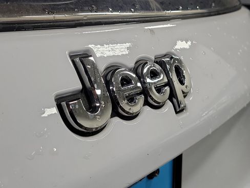 Used 2024 Jeep Compass Latitude image 7