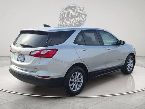 Used 2020 Chevrolet Equinox LS AWD/4WD image 5