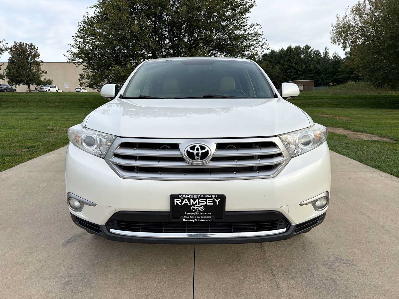 Used 2013 Toyota Highlander Limited AWD/4WD image 9