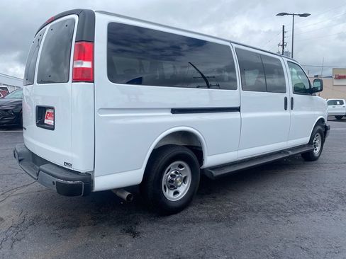 Used 2025 Chevrolet Express 3500 LT w/ LT Preferred Equipment Group RWD image 5