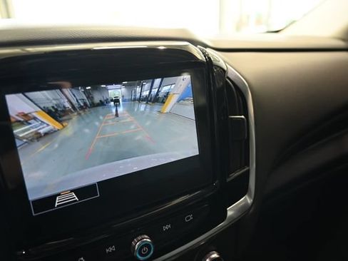 Used 2021 Chevrolet Traverse LT FWD image 17