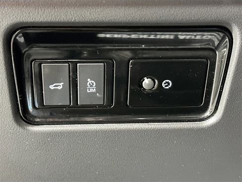 Used 2019 Jaguar F-PACE S image 11