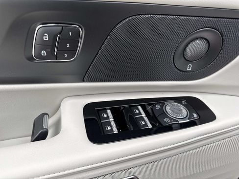 New 2026 Lincoln Nautilus Reserve AWD/4WD image 19