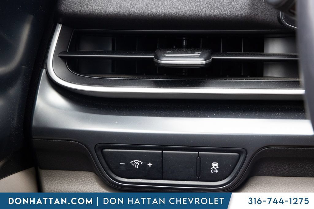 Used 2025 Kia Carnival FWD image 12