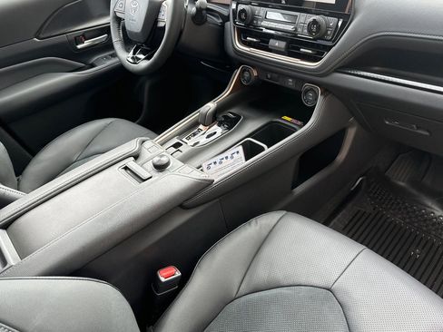 New 2026 Toyota Grand Highlander AWD Hybrid image 17