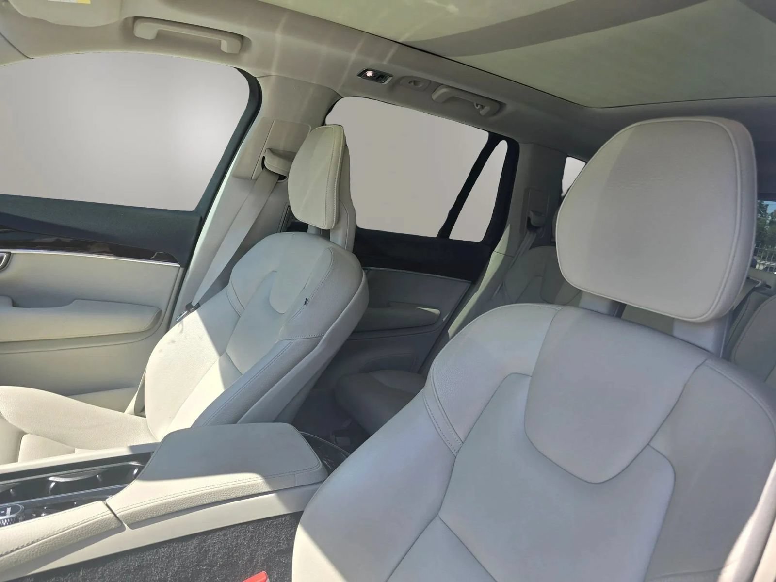 Used 2017 Volvo XC90 T6 Momentum w/ Vision Package AWD/4WD image 15