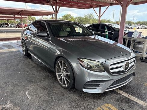 Used 2018 Mercedes-Benz E 300 image 1