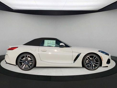 New 2026 BMW Z4 sDrive30i image 9
