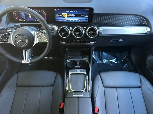 Used 2026 Mercedes-Benz GLB 250 image 13