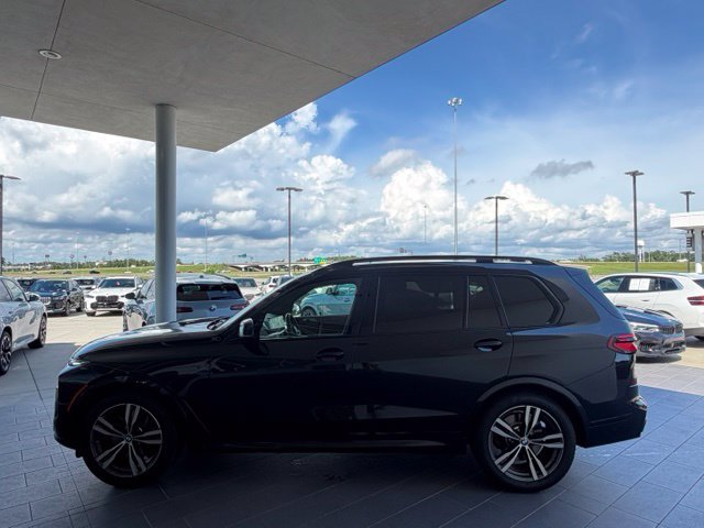 Used 2026 BMW X7 xDrive40i w/ M Sport Package AWD/4WD image 9