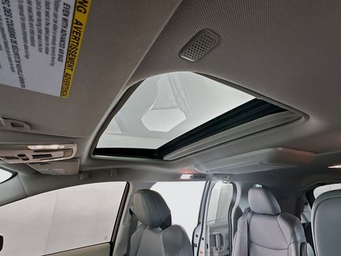 Used 2021 Toyota Sienna XLE w/ XLE Plus Package image 26