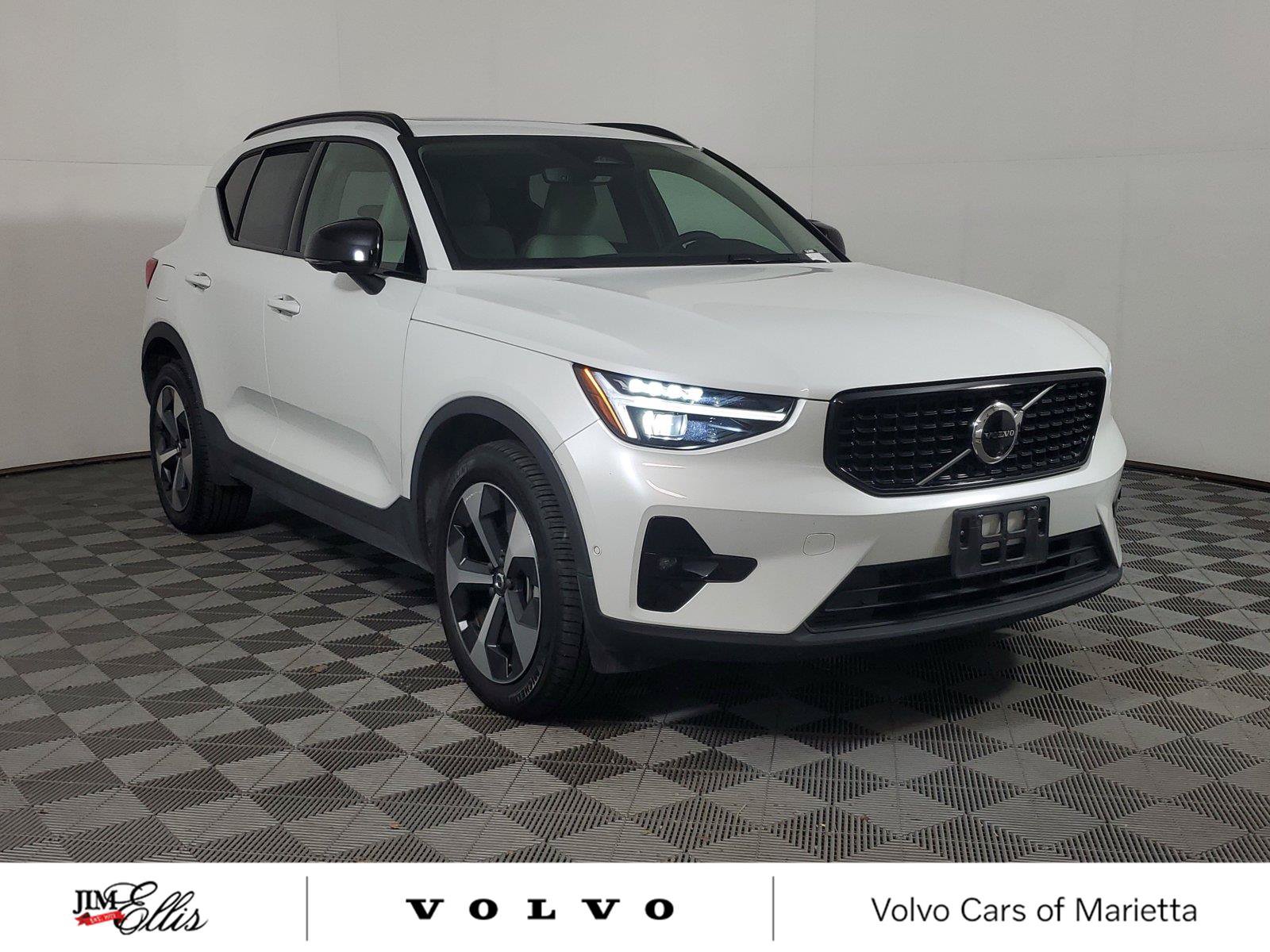 Used 2026 Volvo XC40 B5 Plus AWD/4WD image 1