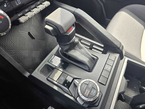 Used 2025 Toyota Tacoma TRD Off-Road image 29