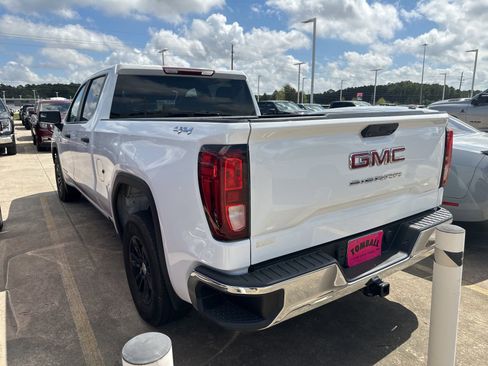 Used 2022 GMC Sierra 1500 Pro w/ Convenience Package image 2