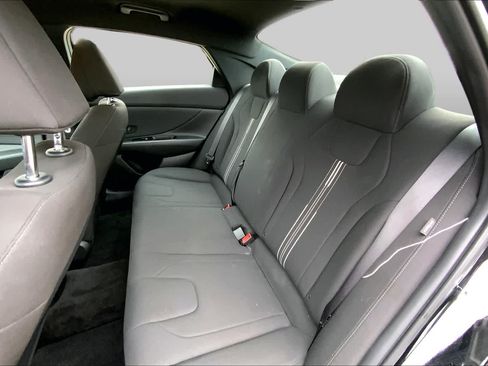 Used 2025 Hyundai Elantra Sport FWD image 20