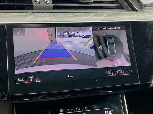 Used 2024 Audi Q8 e-tron Premium Plus image 17